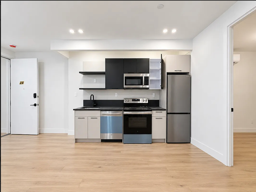 82 stockholm st - Photo 0