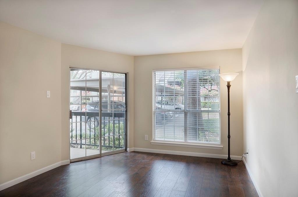 18333 Roehampton Drive - Photo 3