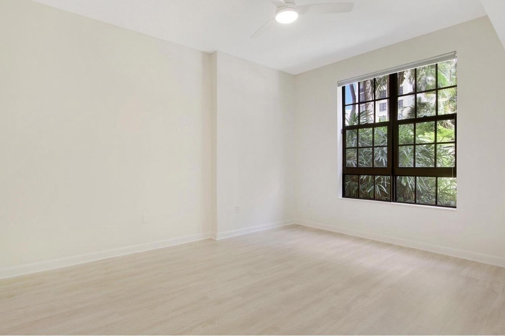 801 S Olive Avenue - Photo 22