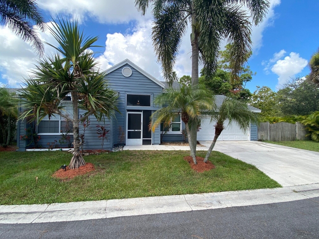 963 Red Parrot Lane - Photo 0