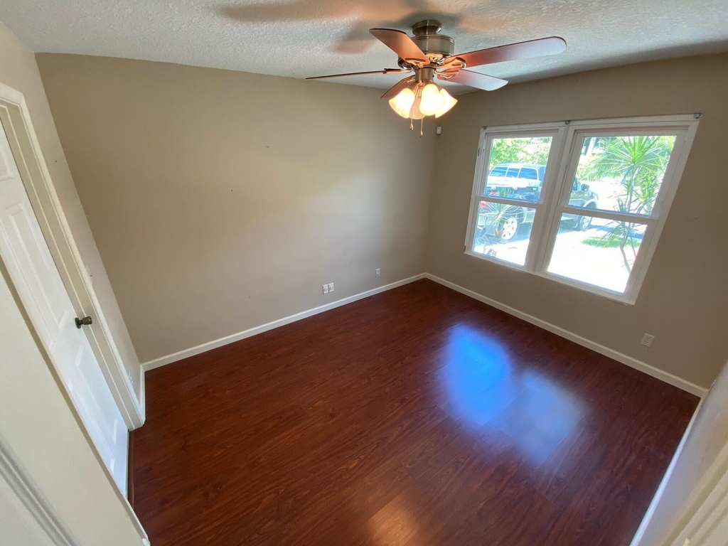 963 Red Parrot Lane - Photo 6