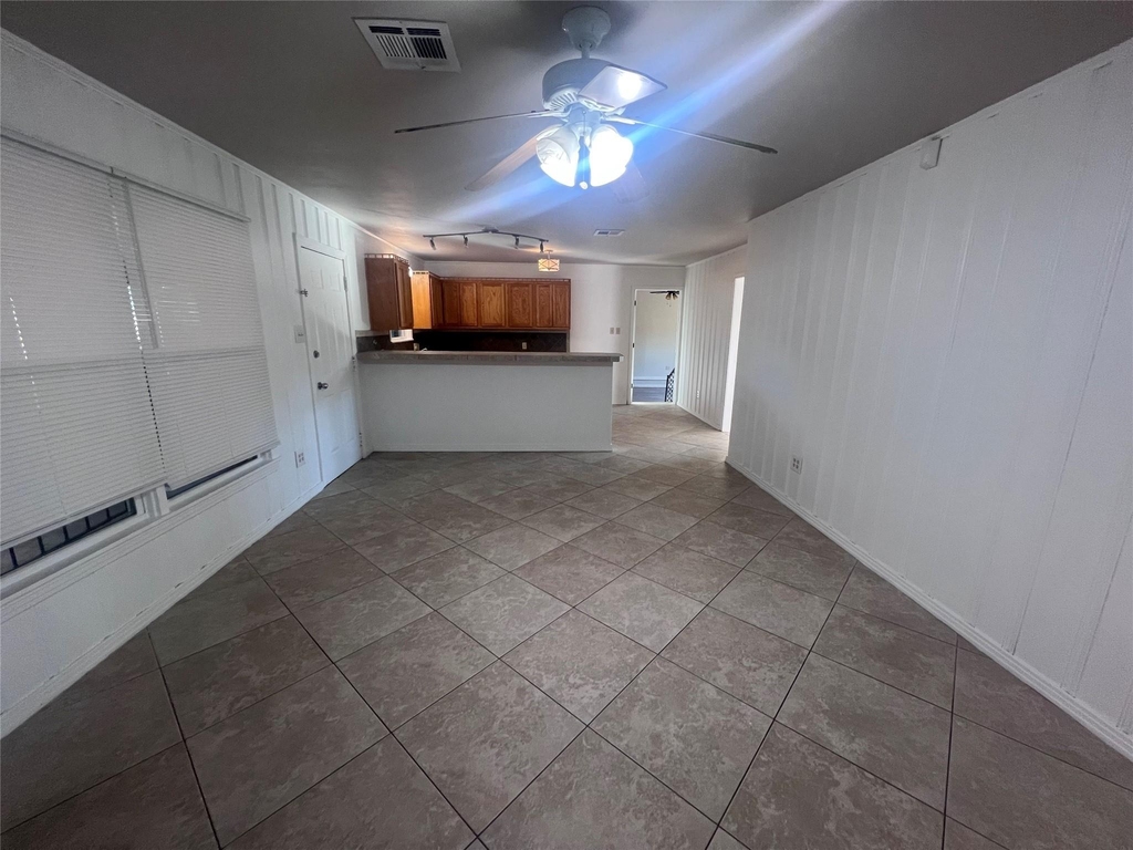 3215 Pine Avenue - Photo 6