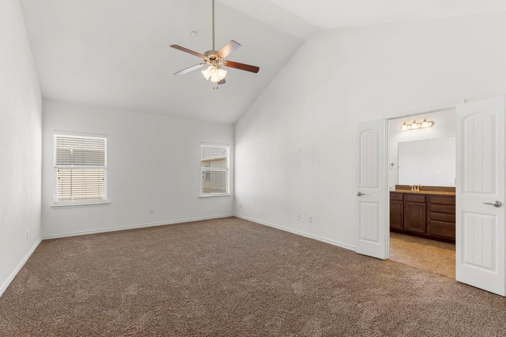 8812 Papa Trail - Photo 21