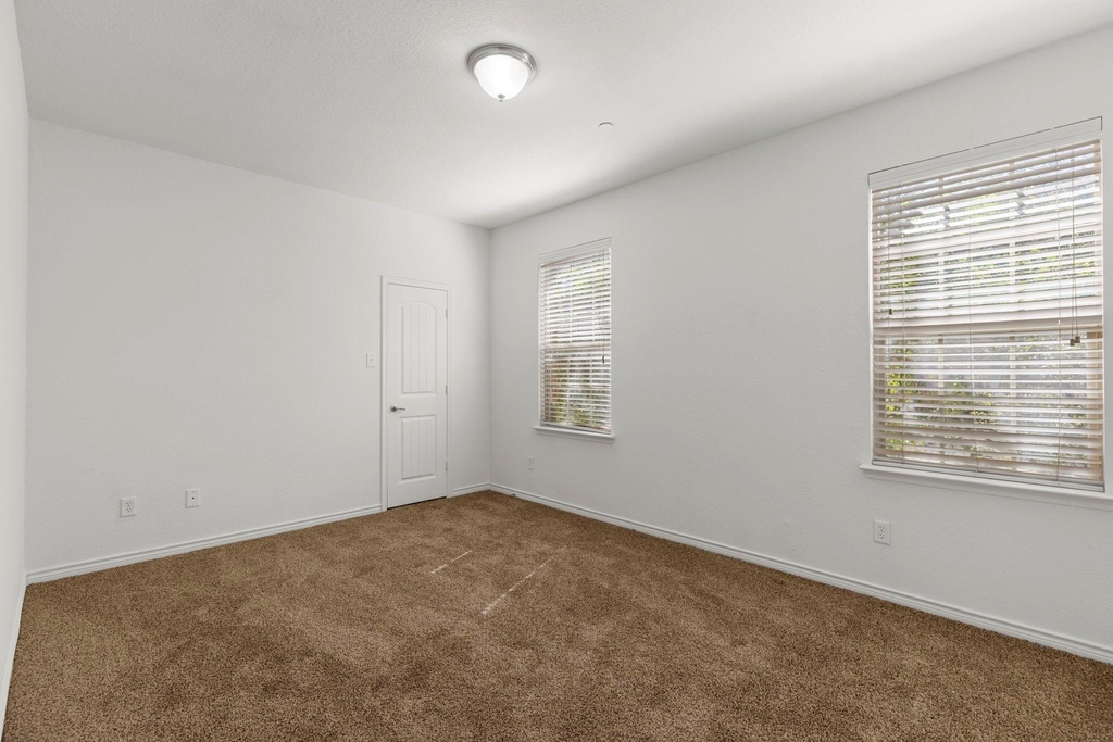 8812 Papa Trail - Photo 19