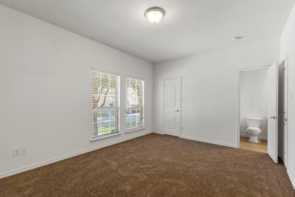 8812 Papa Trail - Photo 16