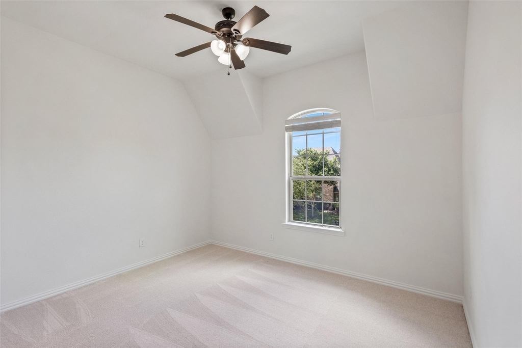 901 Clear Water Drive N - Photo 30