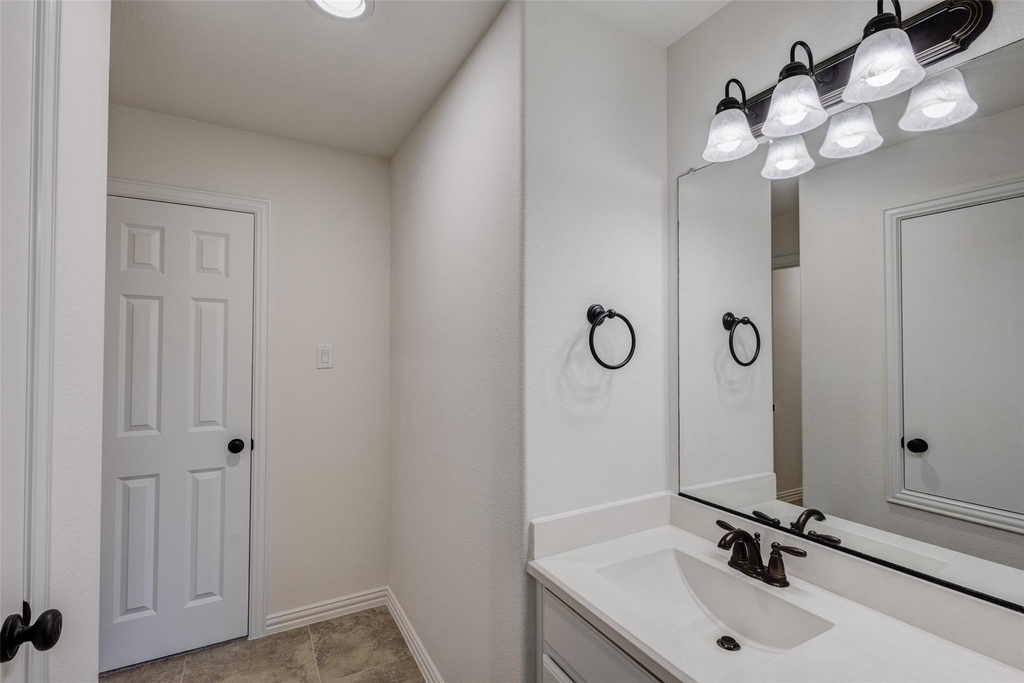 901 Clear Water Drive N - Photo 31