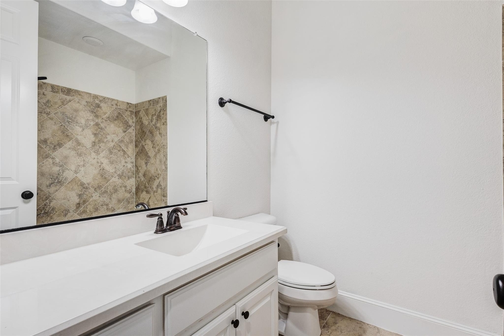 901 Clear Water Drive N - Photo 18