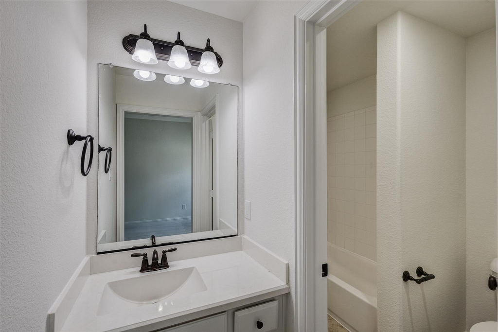 901 Clear Water Drive N - Photo 28
