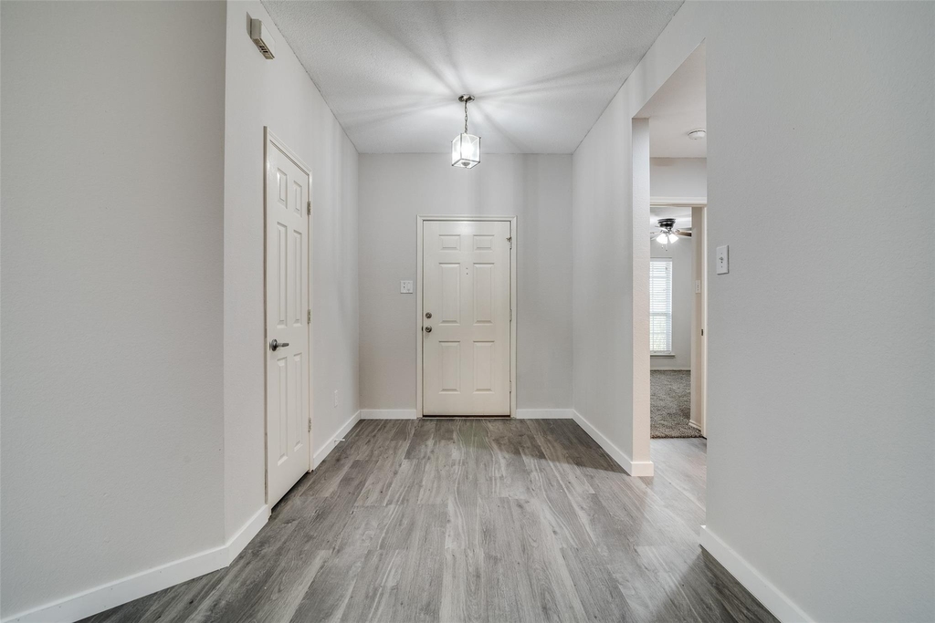 2800 Spencer Circle - Photo 2