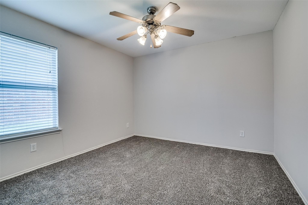 2800 Spencer Circle - Photo 13