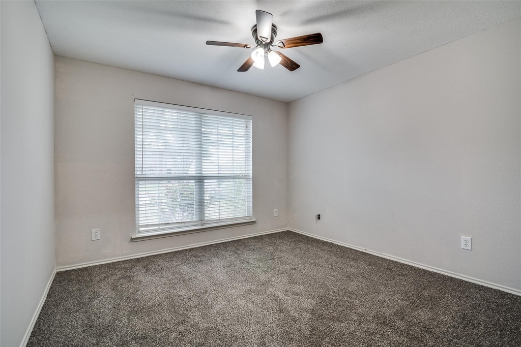 2800 Spencer Circle - Photo 10