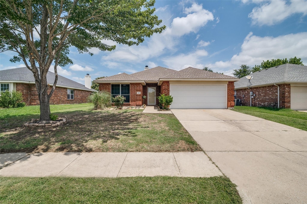 2800 Spencer Circle - Photo 0