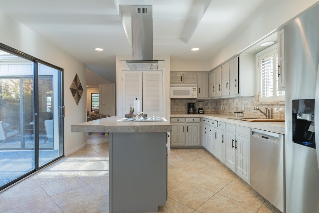 1011 Wimbledon Lane - Photo 16