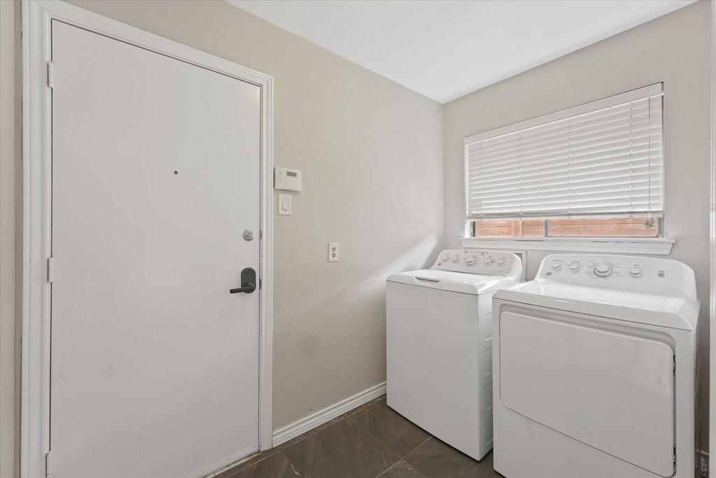 6620 Robin Willow Court - Photo 16