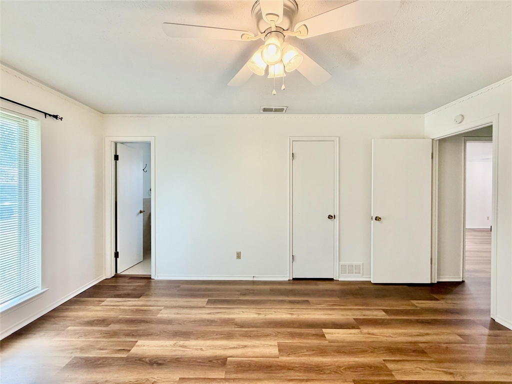 8405 Lullwater Drive - Photo 14