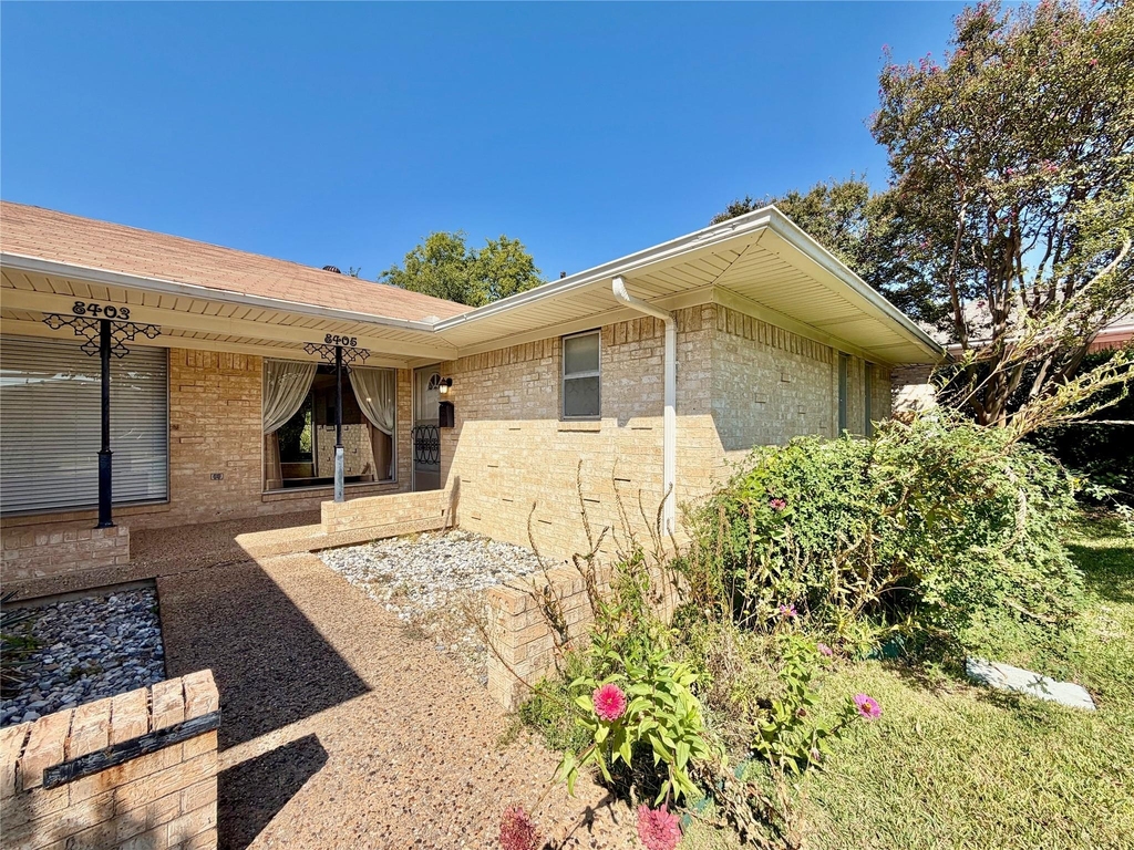 8405 Lullwater Drive - Photo 1