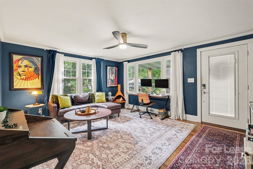 3330 Benard Avenue - Photo 3