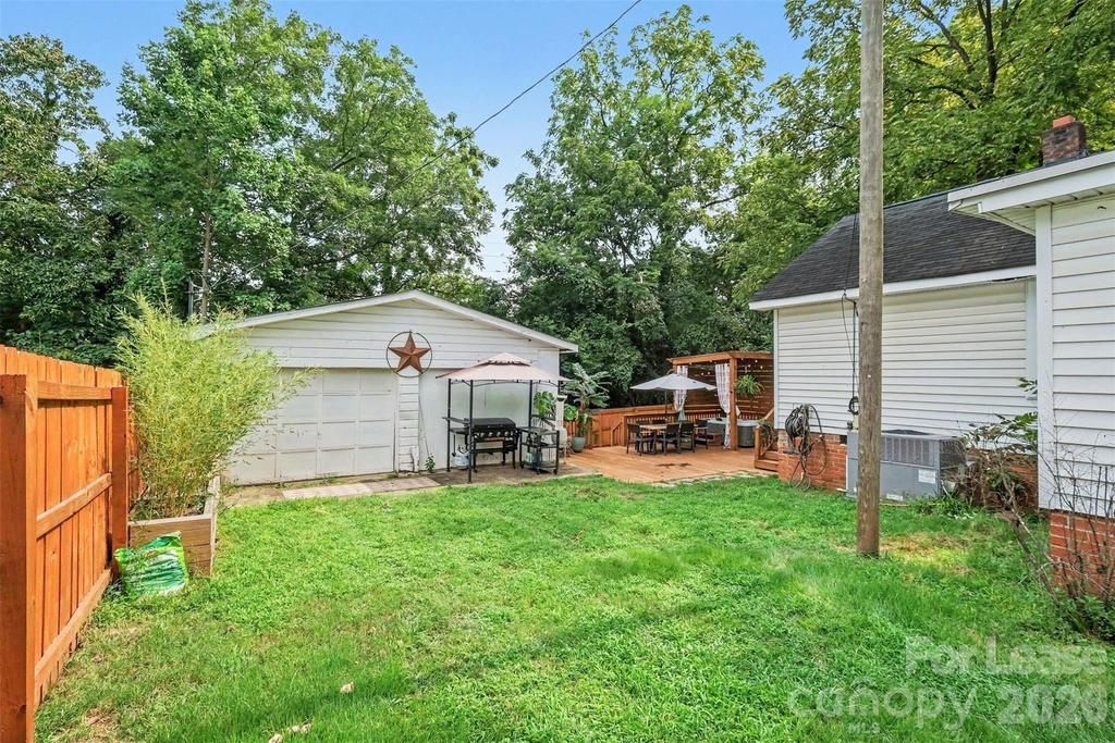3330 Benard Avenue - Photo 17