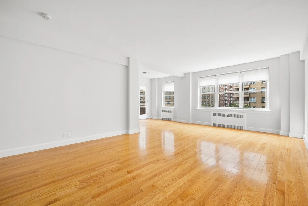 1BR in Murray Hill - Photo 0