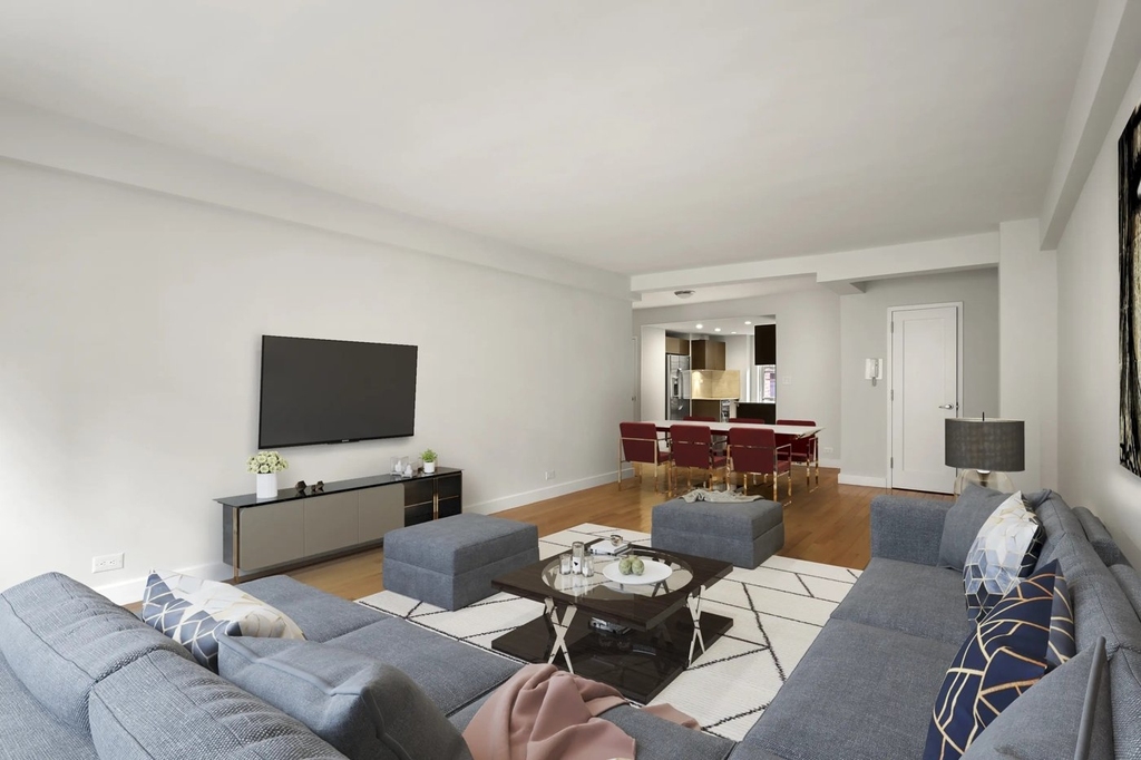 2BR in Murray Hill - Photo 0
