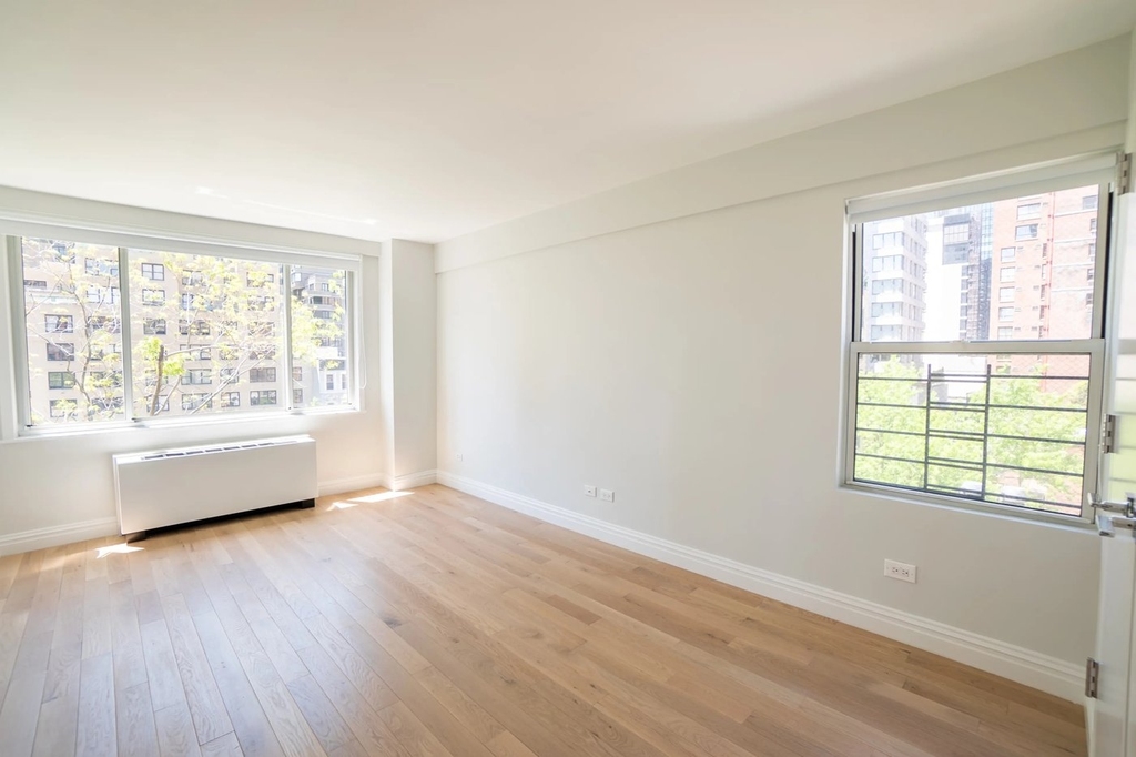 1BR in Midtown East - Photo 3