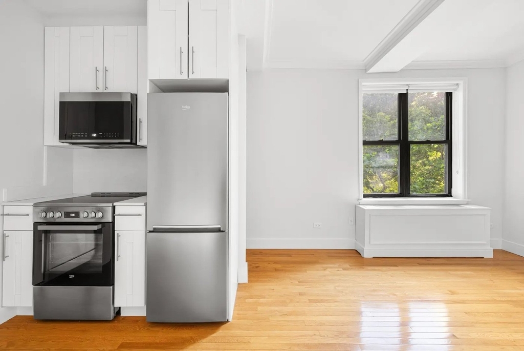 Studio in Upper West Side - Photo 0