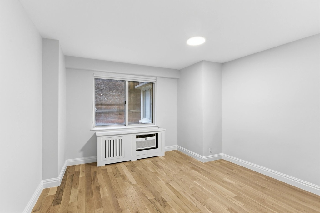 1BR in Upper East Side - Photo 3