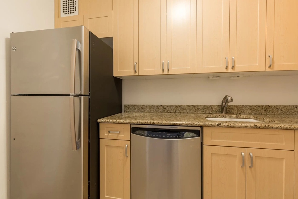 Studio in Upper West Side - Photo 3
