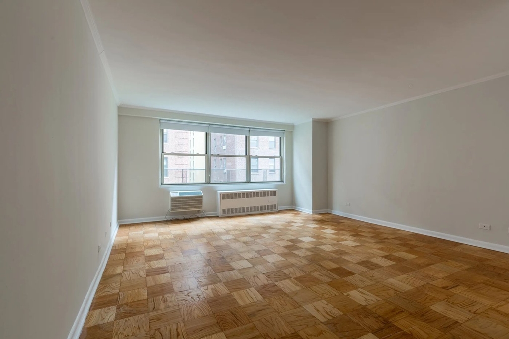 Studio in Upper West Side - Photo 0