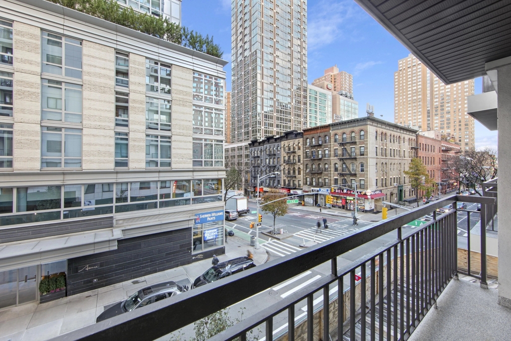 Studio in Upper East Side - Photo 1