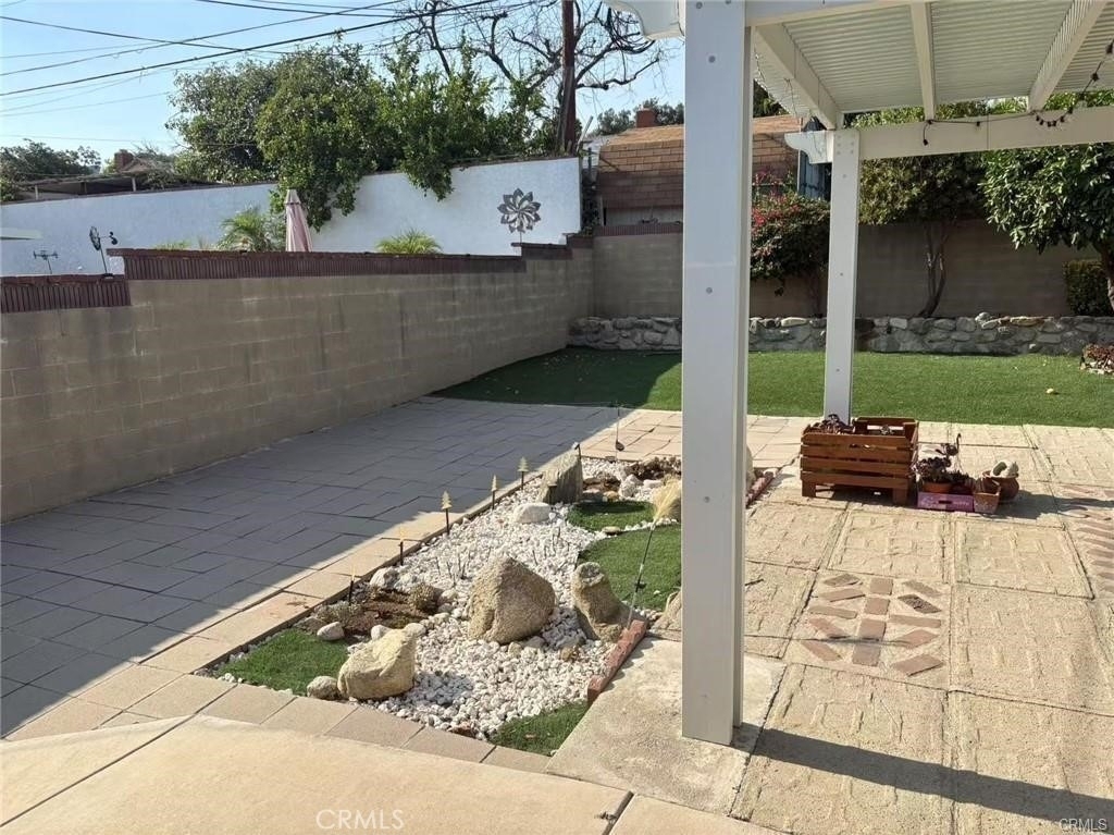 1095 W 17th Street - Photo 20