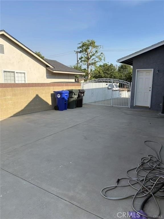 1095 W 17th Street - Photo 19