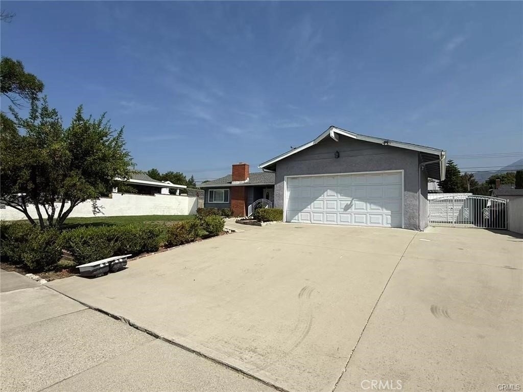 1095 W 17th Street - Photo 1