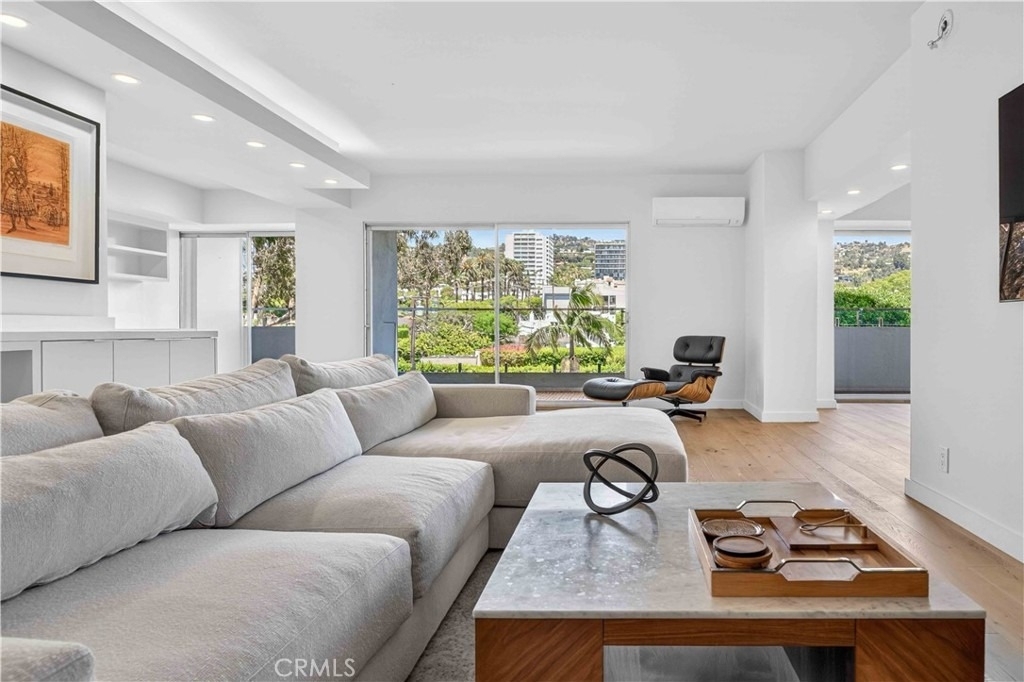 838 N Doheny - Photo 2