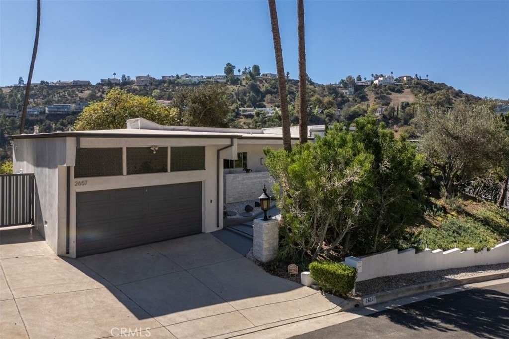 2657 Zorada - Photo 1
