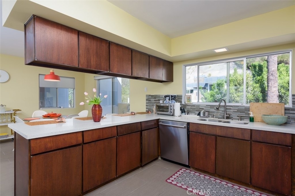 2657 Zorada - Photo 9