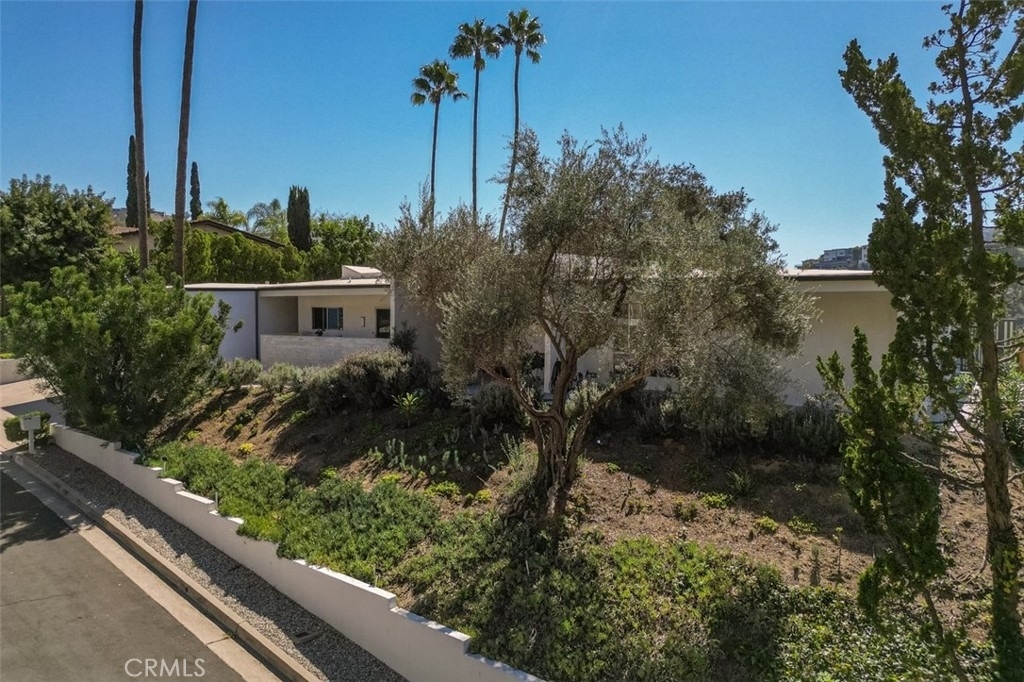2657 Zorada - Photo 2