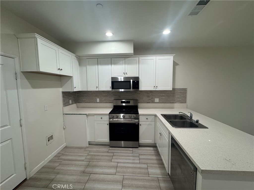 13665 Arrow Boulevard - Photo 8