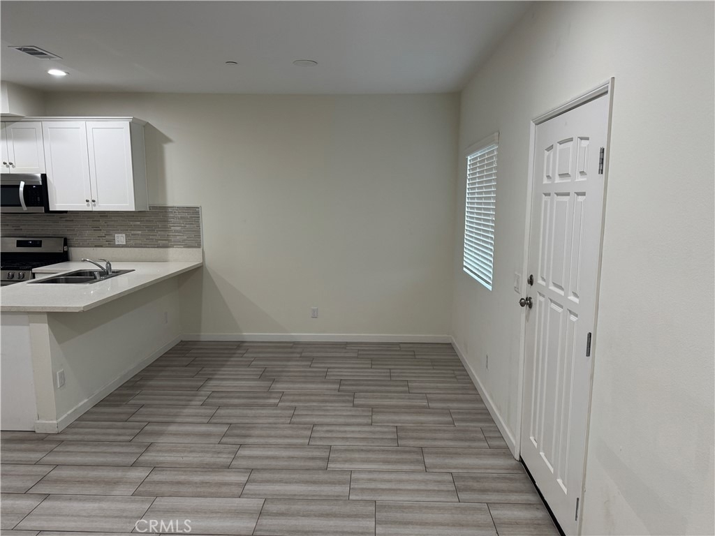 13665 Arrow Boulevard - Photo 7
