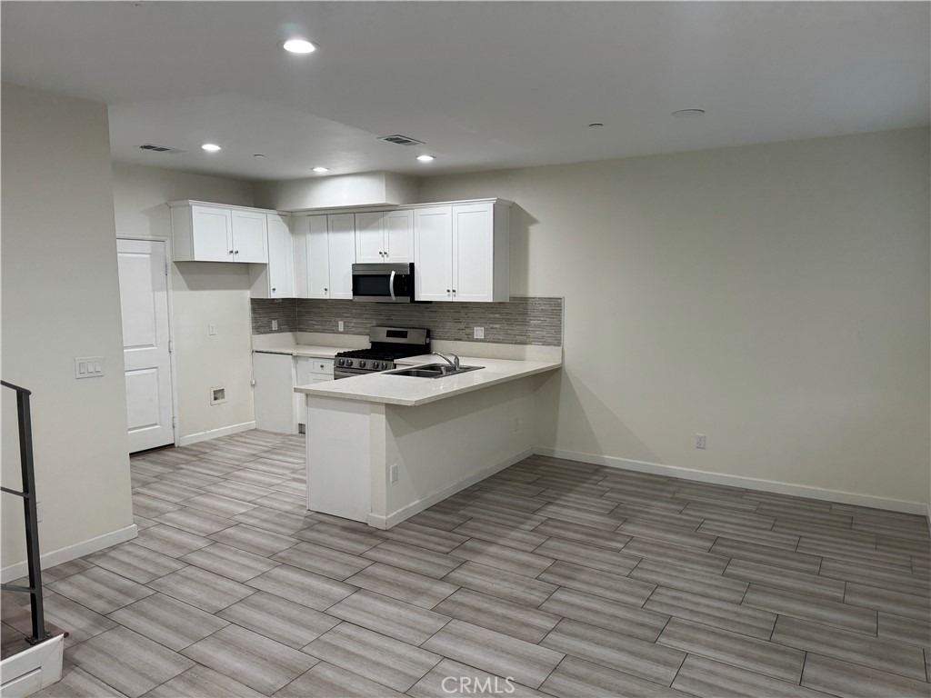 13665 Arrow Boulevard - Photo 6