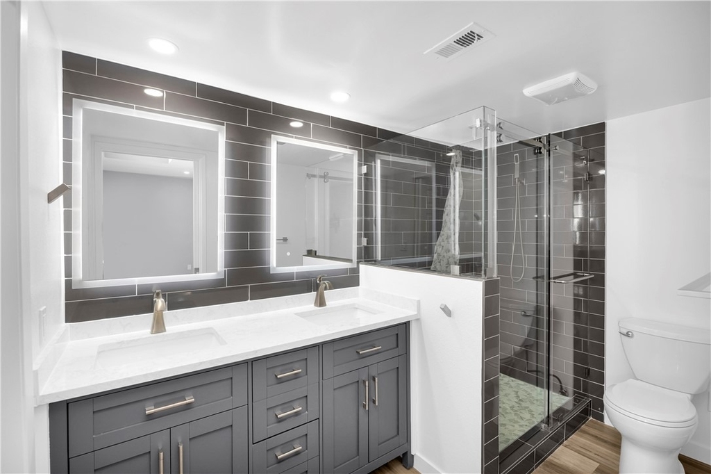 2621 E 20th - Photo 10