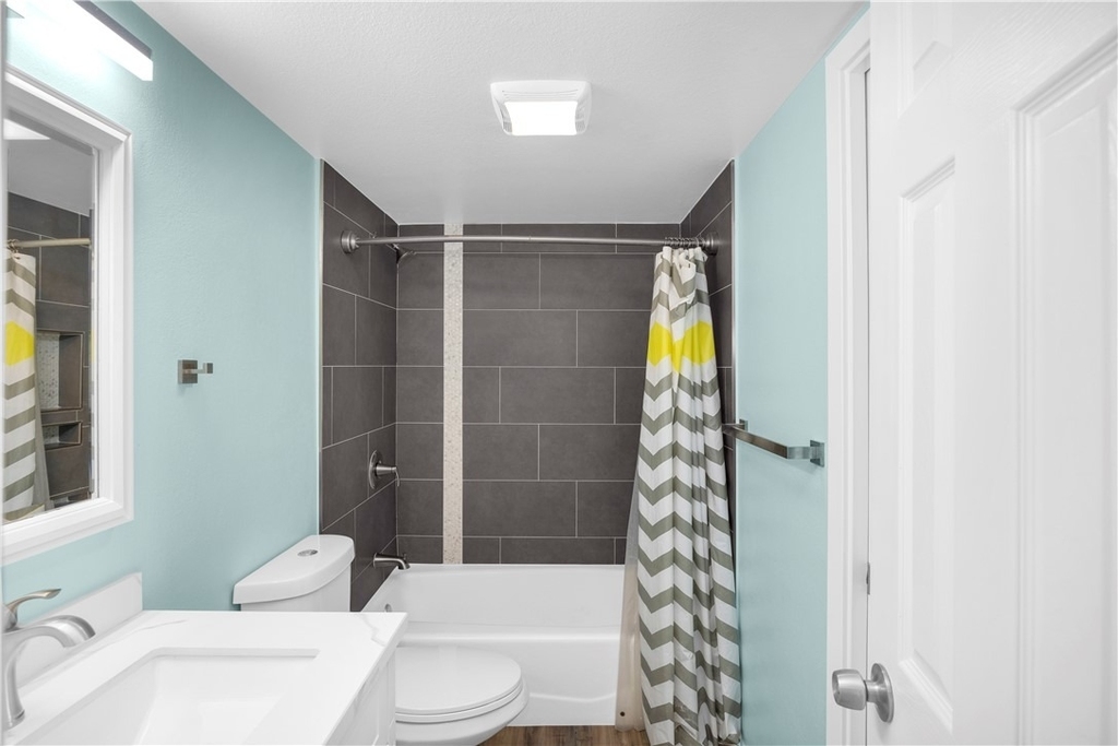 2621 E 20th - Photo 18
