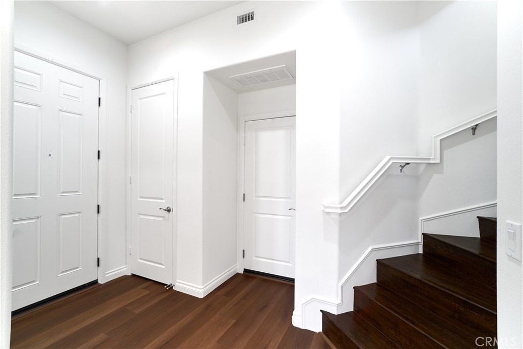350 Catalina Way - Photo 8
