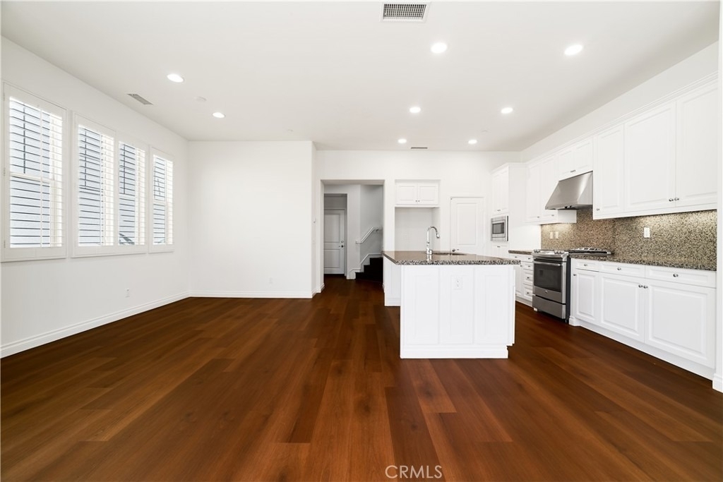 350 Catalina Way - Photo 3