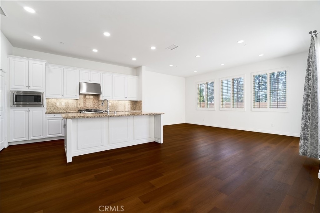 350 Catalina Way - Photo 2