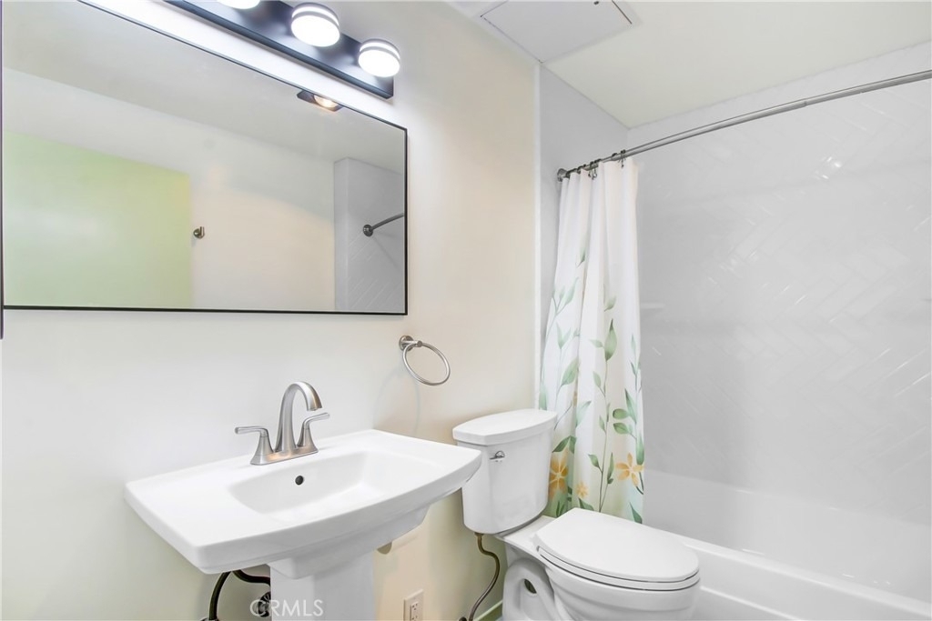 8338 Regents Road - Photo 18