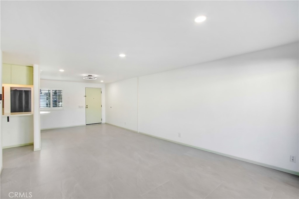 8338 Regents Road - Photo 4