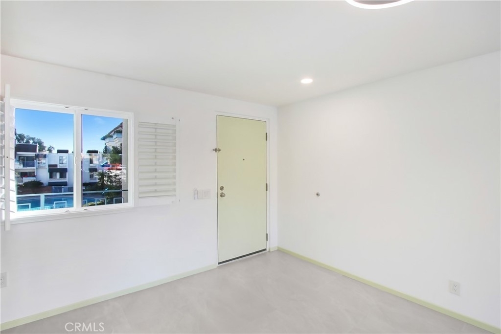 8338 Regents Road - Photo 3