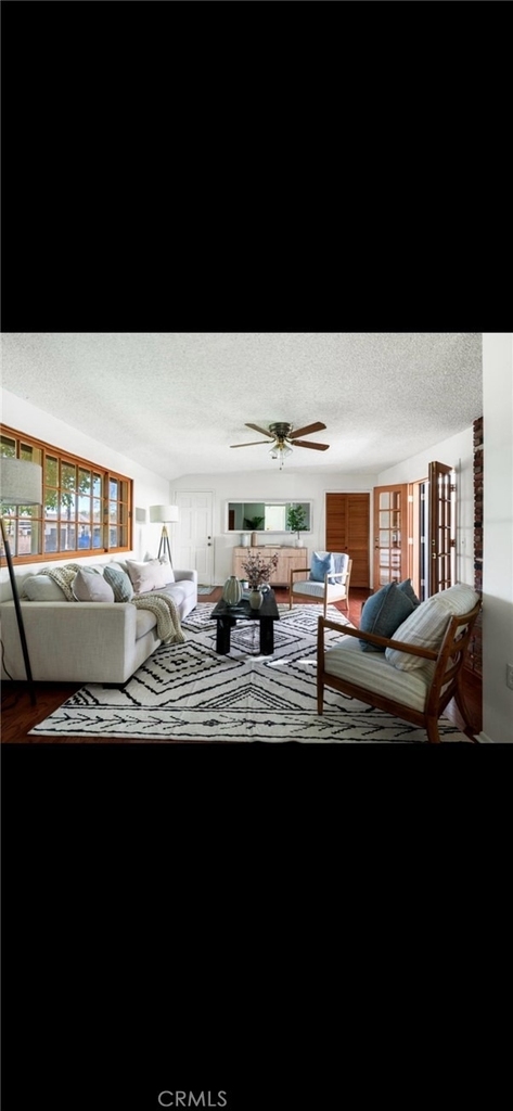 1563 Valencia - Photo 15